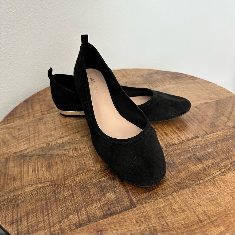 Aldo flats Black with Gold Heel Faux Suede